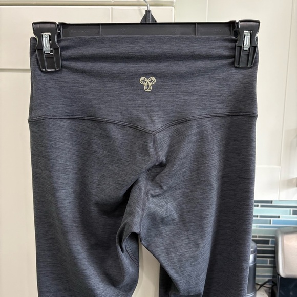 Aritzia Golden leggings - Picture 3 of 5